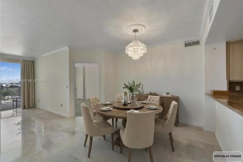 Condo in Fort Lauderdale, Florida, 2 bedrooms  № 2003049 - photo 6