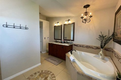 Casa en alquiler en Spring Hill, Florida, 3 dormitorios, 167.32 m2 № 1906449 - foto 13