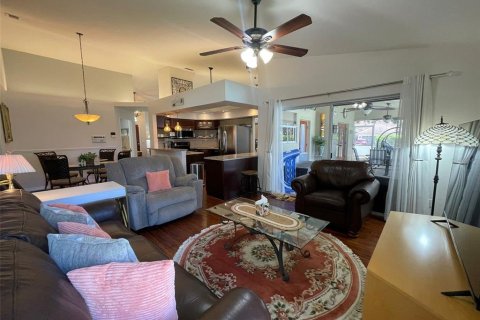 Casa en alquiler en Spring Hill, Florida, 3 dormitorios, 167.32 m2 № 1906449 - foto 29