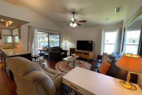 Casa en alquiler en Spring Hill, Florida, 3 dormitorios, 167.32 m2 № 1906449 - foto 21