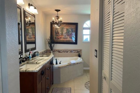 Casa en alquiler en Spring Hill, Florida, 3 dormitorios, 167.32 m2 № 1906449 - foto 11