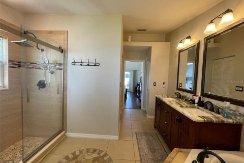 Casa en alquiler en Spring Hill, Florida, 3 dormitorios, 167.32 m2 № 1906449 - foto 15