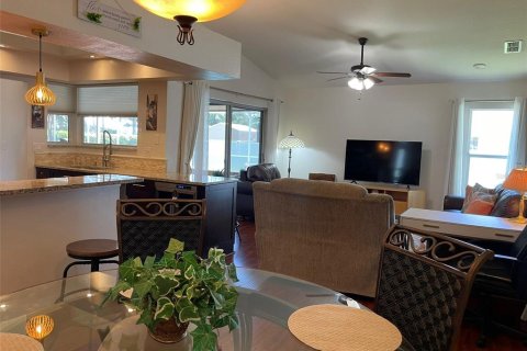 Casa en alquiler en Spring Hill, Florida, 3 dormitorios, 167.32 m2 № 1906449 - foto 22