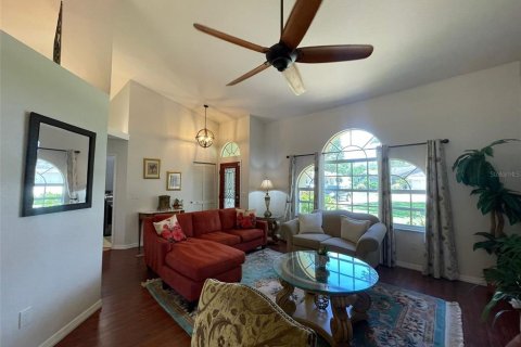 Casa en alquiler en Spring Hill, Florida, 3 dormitorios, 167.32 m2 № 1906449 - foto 4