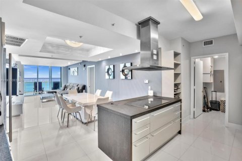 Appartement à louer à Sunny Isles Beach, Floride: 2 chambres, 139.26 m2 № 1966381 - photo 10