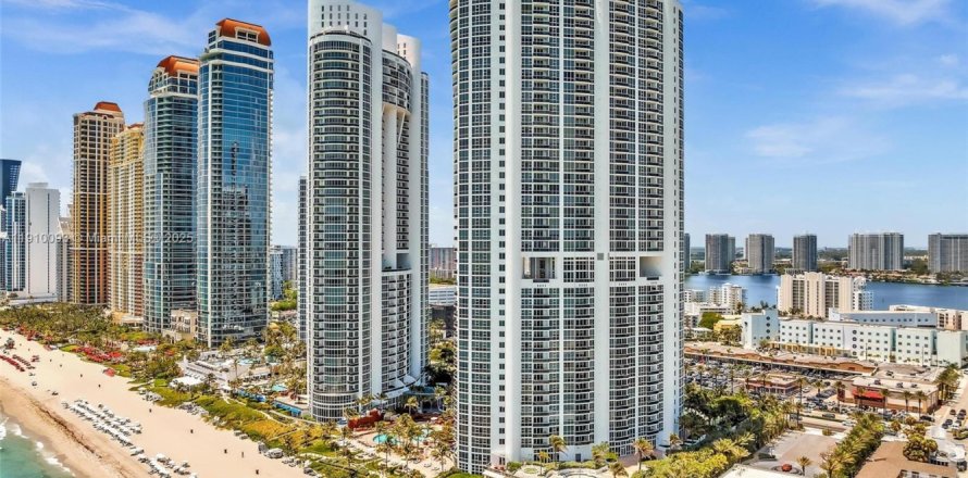 Appartement à Sunny Isles Beach, Floride 2 chambres, 139.26 m2 № 1966381