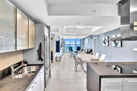 Appartement à louer à Sunny Isles Beach, Floride: 2 chambres, 139.26 m2 № 1966381 - photo 9