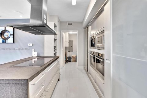 Appartement à louer à Sunny Isles Beach, Floride: 2 chambres, 139.26 m2 № 1966381 - photo 11