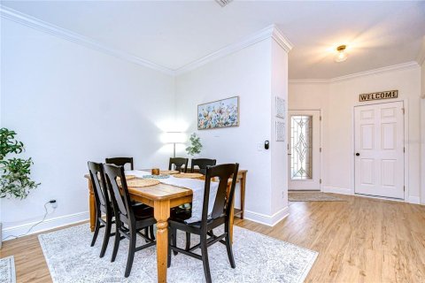 Townhouse in Brandon, Florida 3 bedrooms, 214.6 sq.m. № 2198949 - photo 5