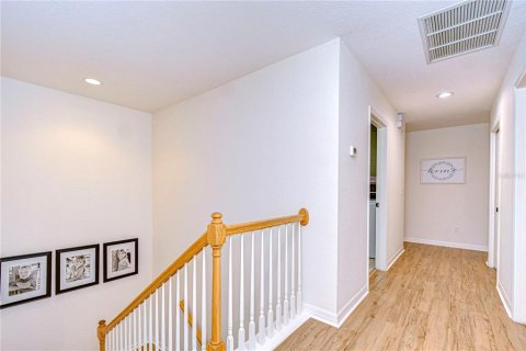 Townhouse in Brandon, Florida 3 bedrooms, 214.6 sq.m. № 2198949 - photo 15