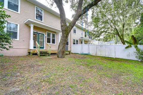 Townhouse in Brandon, Florida 3 bedrooms, 214.6 sq.m. № 2198949 - photo 26