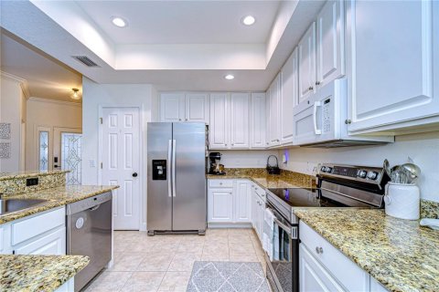 Townhouse in Brandon, Florida 3 bedrooms, 214.6 sq.m. № 2198949 - photo 11