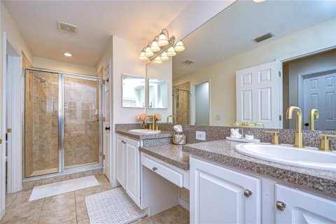 Townhouse in Brandon, Florida 3 bedrooms, 214.6 sq.m. № 2198949 - photo 20