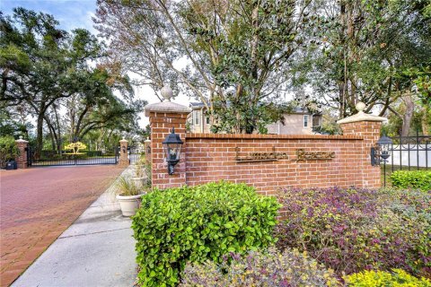 Townhouse in Brandon, Florida 3 bedrooms, 214.6 sq.m. № 2198949 - photo 30