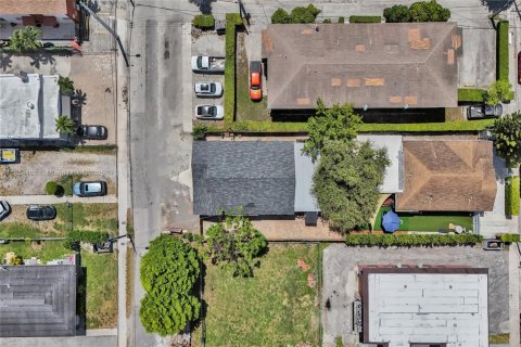 Casa en venta en Miami, Florida, 4 dormitorios, 143.44 m2 № 1878408 - foto 25