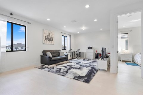 Villa ou maison à vendre à Miramar, Floride: 4 chambres, 378.39 m2 № 1945109 - photo 8