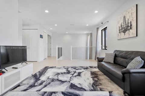 Villa ou maison à vendre à Miramar, Floride: 4 chambres, 378.39 m2 № 1945109 - photo 10