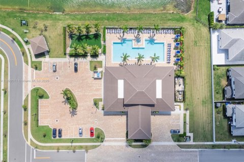 Villa ou maison à vendre à Miramar, Floride: 4 chambres, 378.39 m2 № 1945109 - photo 23