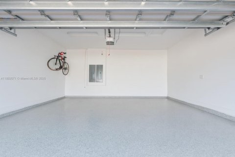 Villa ou maison à vendre à Miramar, Floride: 4 chambres, 378.39 m2 № 1945109 - photo 19