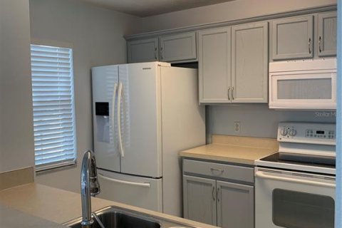 Townhouse in Valrico, Florida 3 bedrooms, 130.81 sq.m. № 2393924 - photo 11