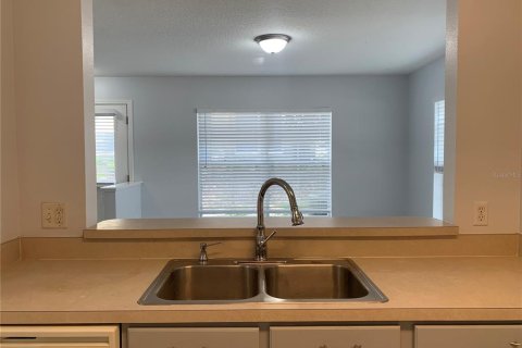 Townhouse in Valrico, Florida 3 bedrooms, 130.81 sq.m. № 2393924 - photo 10