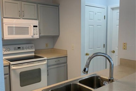 Townhouse in Valrico, Florida 3 bedrooms, 130.81 sq.m. № 2393924 - photo 9