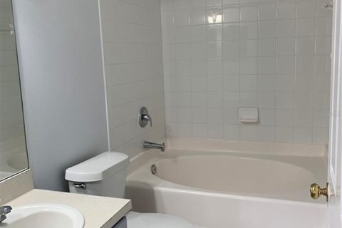 Townhouse in Valrico, Florida 3 bedrooms, 130.81 sq.m. № 2393924 - photo 24