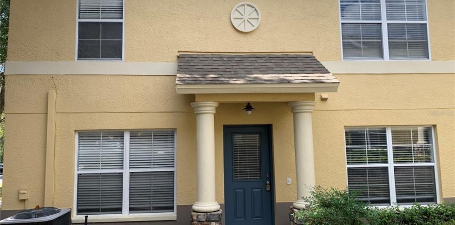 Townhouse in Valrico, Florida 3 bedrooms, 130.81 sq.m. № 2393924