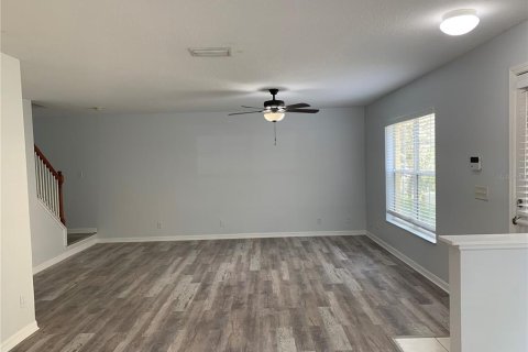 Townhouse in Valrico, Florida 3 bedrooms, 130.81 sq.m. № 2393924 - photo 6
