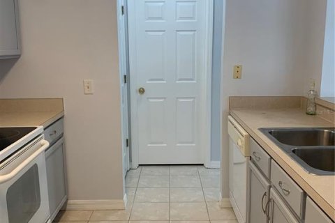 Townhouse in Valrico, Florida 3 bedrooms, 130.81 sq.m. № 2393924 - photo 13