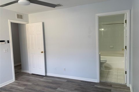 Townhouse in Valrico, Florida 3 bedrooms, 130.81 sq.m. № 2393924 - photo 23