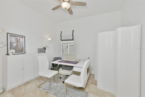 Купить виллу или дом в Уэсли-Чепел, Флорида 8 комнат, 295.43м2, № 2215416 - фото 27