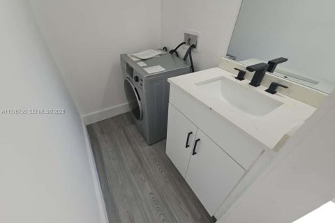 Apartment in Miami Beach, Florida 1 bedroom, 67.82 sq.m. № 2040698 - photo 15