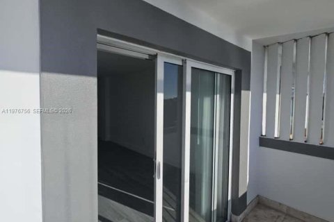 Apartment in Miami Beach, Florida 1 bedroom, 67.82 sq.m. № 2040698 - photo 8