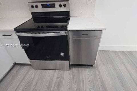 Apartment in Miami Beach, Florida 1 bedroom, 67.82 sq.m. № 2040698 - photo 3