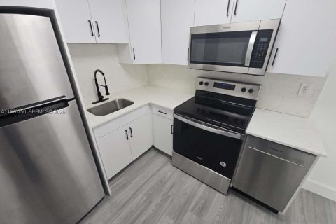 Apartment in Miami Beach, Florida 1 bedroom, 67.82 sq.m. № 2040698 - photo 2