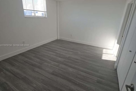 Apartment in Miami Beach, Florida 1 bedroom, 67.82 sq.m. № 2040698 - photo 11