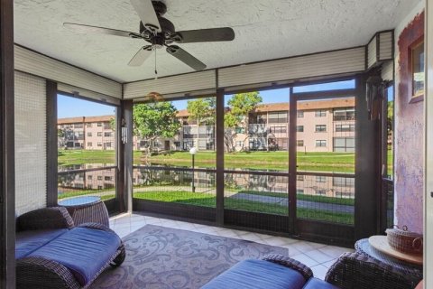 Condo in Tamarac, Florida, 2 bedrooms  № 2363005 - photo 13