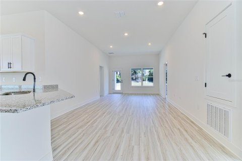 Casa en venta en Alachua, Florida, 4 dormitorios, 169.08 m2 № 2093386 - foto 5