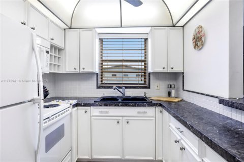 Condominio en venta en West Palm Beach, Florida, 1 dormitorio, 60.01 m2 № 1868290 - foto 5