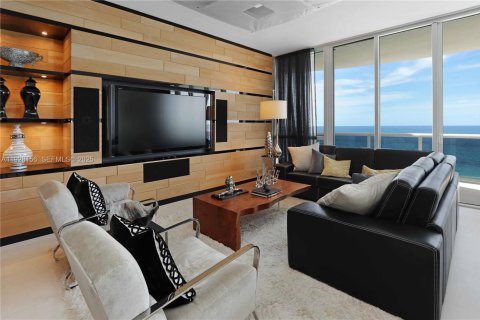 Condominio en venta en Sunny Isles Beach, Florida, 3 dormitorios, 257.15 m2 № 2076969 - foto 6