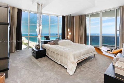 Condominio en venta en Sunny Isles Beach, Florida, 3 dormitorios, 257.15 m2 № 2076969 - foto 18