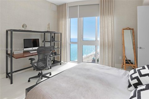 Condominio en venta en Sunny Isles Beach, Florida, 3 dormitorios, 257.15 m2 № 2076969 - foto 28
