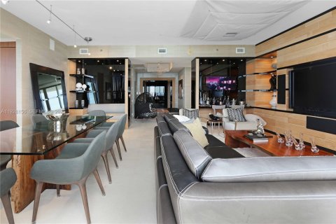 Condominio en venta en Sunny Isles Beach, Florida, 3 dormitorios, 257.15 m2 № 2076969 - foto 10