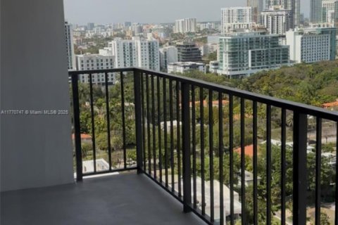 Condo in Miami, Florida, 1 bedroom  № 1868140 - photo 4