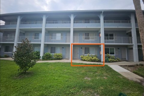 Condo in Altamonte Springs, Florida, 1 bedroom № 2238125