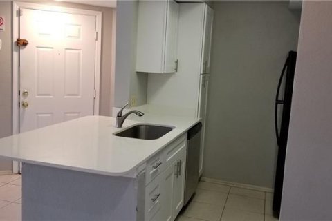 Condo in Davie, Florida, 1 bedroom № 2185702 - photo 4