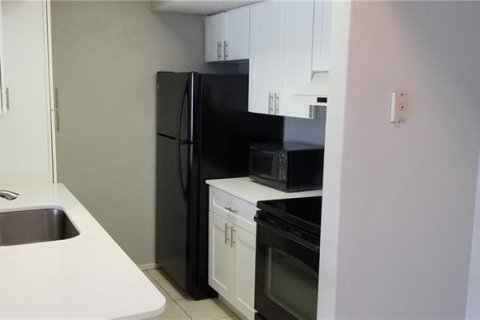 Condo in Davie, Florida, 1 bedroom № 2185702 - photo 3