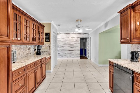 Casa en venta en Pembroke Pines, Florida, 4 dormitorios, 250.46 m2 № 2260731 - foto 22