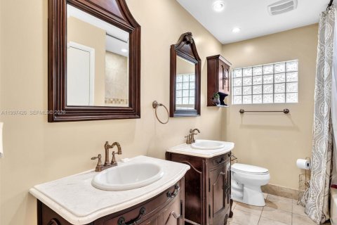 Casa en venta en Pembroke Pines, Florida, 4 dormitorios, 250.46 m2 № 2260731 - foto 8